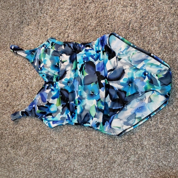 Aqua Green Swimsuit - Picture 5 of 13